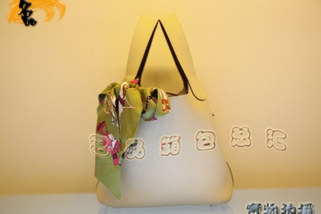 Hermes֦y ُ HermesŮ  Hermesz Ů