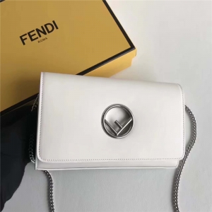FENDI ҵ 004 2017ﶬ¿ Ƥw朗lִð ɫ