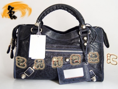 084332A BalenciagaC(j)܇ μ  M(jn)Ƥyᔕr(sh)Ů ɫ