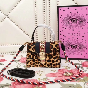 470270 GUCCI Sylvie¿ y朿 K玧  ɫ