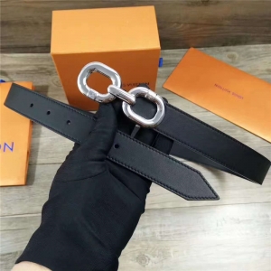 LV · CUT MONOGRAM p LVƤ LVŮʿ yۺɫ