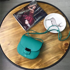 Celine ِ Trotteur С̖ţƤ y Ůʿμб淭w͹ŰR ӾG