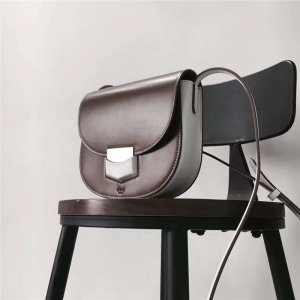 Celine ِ Trotteur С̖ţƤ  Ůʿμб淭w͹ŰR 