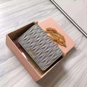 Miumiu 朗l Miumiu2017پW(wng)Ů¿