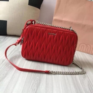 Miumiu 2017پW(wng)¿ ݳƷ MiumiuŮ