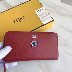 FENDI ҵ СţƤCRAYONS 2017¿ bpɫƤﻨLX Ƽtɫ