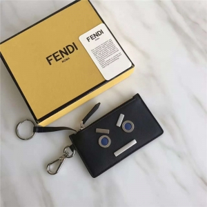 FENDI ҵ 0235Ƥ|bСţƤAӿƬ X 耳װ ɫ