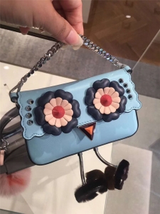 203 FENDI ҵ С֫F_ ƴɫT 朗l {ɫ