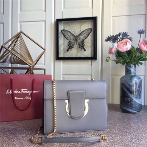 21G671 Ferragamo Ľ h(hun) СţƤ ̖w 朗l {