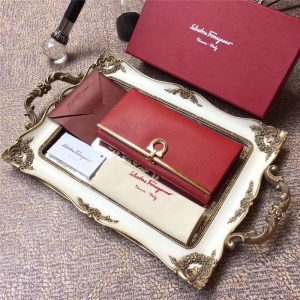 224633 FerragamoĽ ̖ R wʽX tɫ