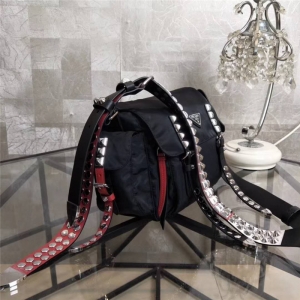 1BD118 Prada_   Tb μ ɫ