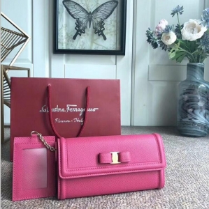 22D154 FerragamoĽ VaraY ƼyţƤ wʽX Ҽtɫ