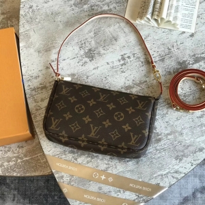 M51980 LV PochetteС̖ LVŮ LV LV LVy