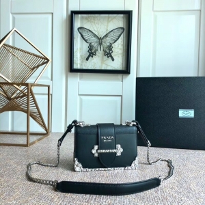 1BD018 Pradaμ 피ʯ rŮʿe PradaŮ MţƤ ɫ