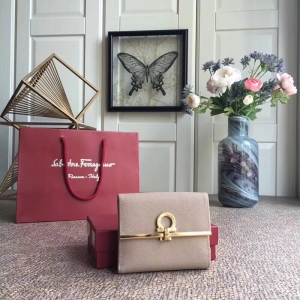 224639 FerragamoĽ GancioR wʽX ɫ