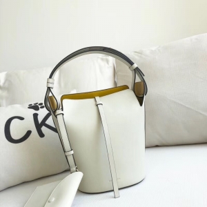 40732811 ͌¿ĸ The Bucket С̖ ƤˮͰ ɫ