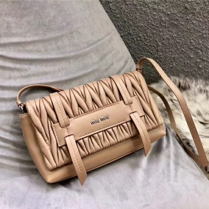 5BD076 MIUMIU ¿ Grace Lux СƤ μб 