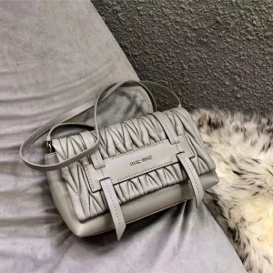 5BD076 MIUMIU ¿ Grace Lux СƤ μб ɫ