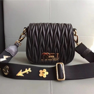 5BH085 MIUMIU Ʒ СƤ Di_ ¼玧б ɫ