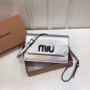 5BH077 MIUMIU ¿ M(jn)ţƤ i ĸ wС yɫ