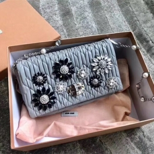 5BH097 MIUMIU ¿ M(jn)СƤ @ʯ 朗l ɫ