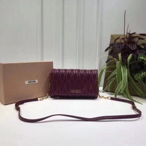 5BH017 MIUMIU ¿ ƤỨ͹y w Ƽt