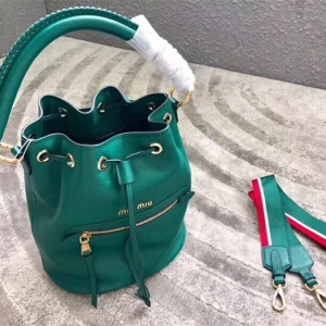 5BE027 MIUMIU ¿ ɽƤ Ƥ玧 KˮͰ Gɫ