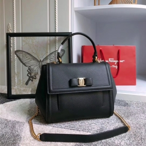 21G697 FerragamoƸĽ VaraY ̖ ƼyţƤ w ɫ