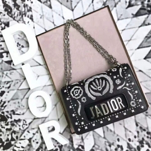 M9000 DiorŮ J'Adior͹ĸ D ϊWwʽ ɫ