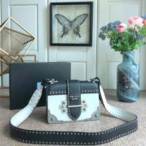 1BD045 Prada Cahierִ m͢ СţƤŮ  _μ 