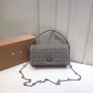 5BD417 MiuMiuŮ  MiuMiu MiuMiu朗l ɽy \ɫ