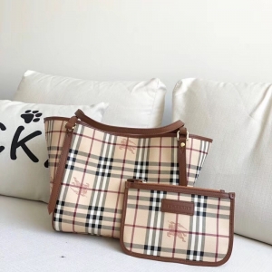 Burberryĸ Ry ͌ذ μُ ɫ