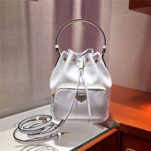 1BH038 PradaŮ _(d) СţƤб PradaˮͰ ɫ