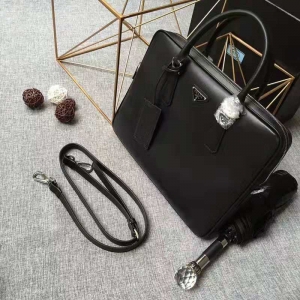 Pradaа ʮּyţƤ  ʿİ _а Prada ɫ