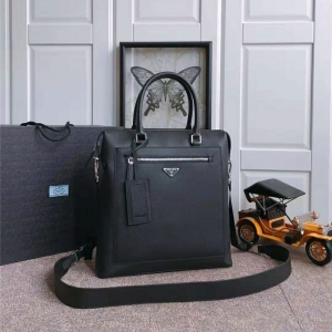 2VG046 Pradaʿİ SaffanoƤ Prada ɫ