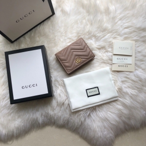 546580 Gucci GG MarmontWpVƤС̖(ho)X ɫ