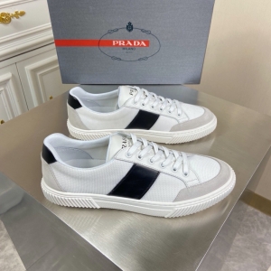 4E3400 Prada Ƥ\Ь _2020¿e\Ь ɫ