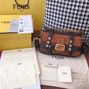 8BR778 FENDIҵ ɫƤ̖ɫƤｉμ Fendi