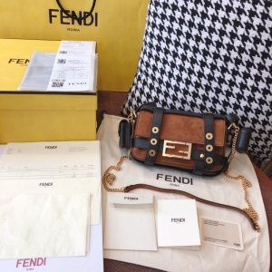 8BR778 FENDIҵ ɫƤС̖ɫƤｉμ Fendi