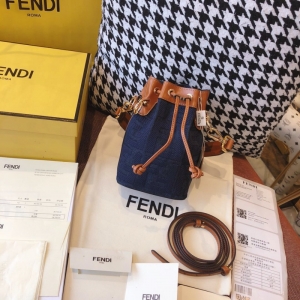 8BS010 Fendi {ɫţвִ FendiŮ ҵˮͰ {ɫ
