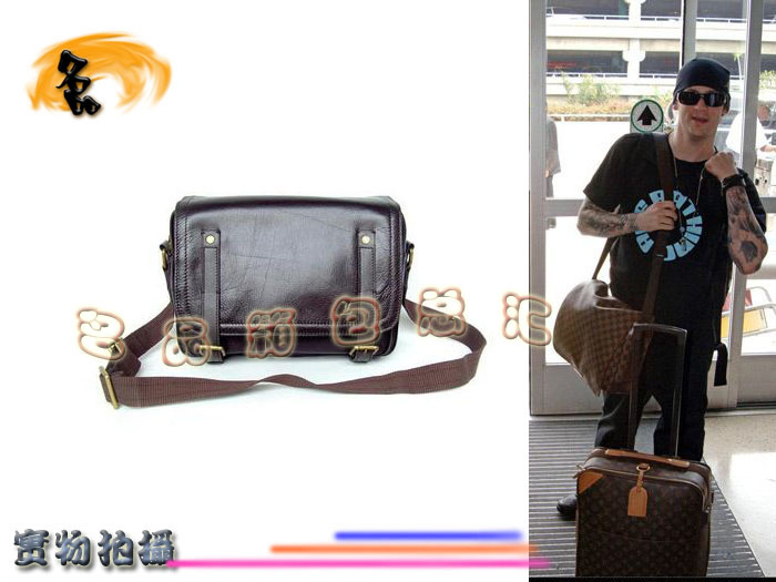 M92072 LV男包 LV斜背包 LV單肩包 LV牛皮包 LV限量版