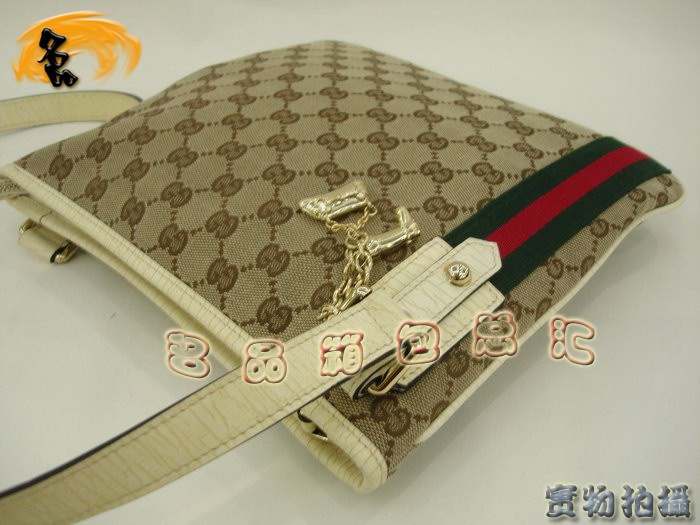 GUCCI新款女包 GUCCI斜挎包 GUCCI帆布包 GUCCI經(jīng)典款