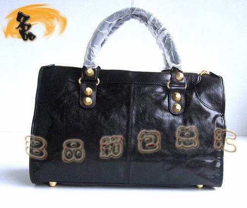 084324B A1:1Ʒ|¿ţƤŮ BALENCIAGA ҽC܇