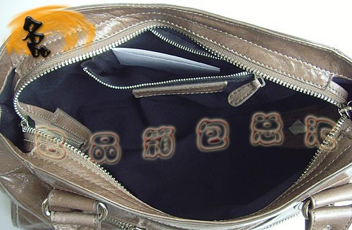 084332A BALENCIAGA(jng)rŮʿб ҙC܇ ¿ţƤ