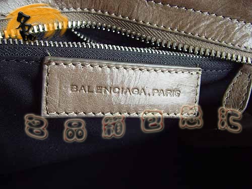 084332A BALENCIAGA(jng)rŮʿб ҙC܇ ¿ţƤ