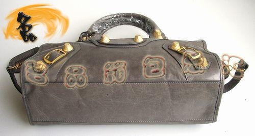 084332B ۿ C܇ BALENCIAGA һɫţƤб