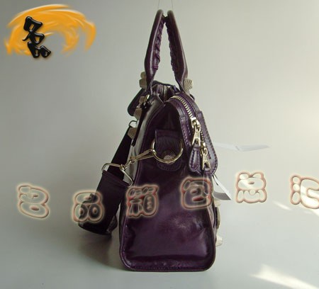 084332A ɫţƤ BALENCIAGAC܇ eŮʿб