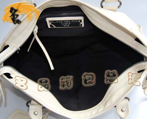 084332 ƷƷ| BLENCIAGAװɫţƤrŮʿб ҙC܇ 
