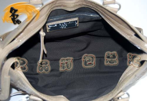 084932 BALENCIAGA 巴黎世家新款時(shí)尚女士手提包 機(jī)車包 經(jīng)典款休閑斜挎包