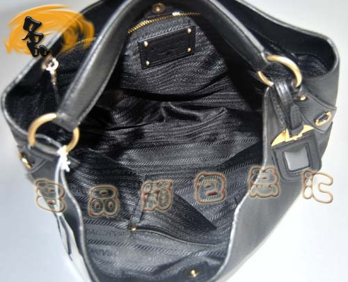 3326 Prada手提包 Prada最新款 Prada休閑女包 Prada經(jīng)典款 黑色